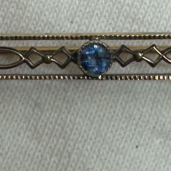 Antique Art Deco Solid 14K Gold and Blue Topaz Bar Pin - Picture 5 of 14